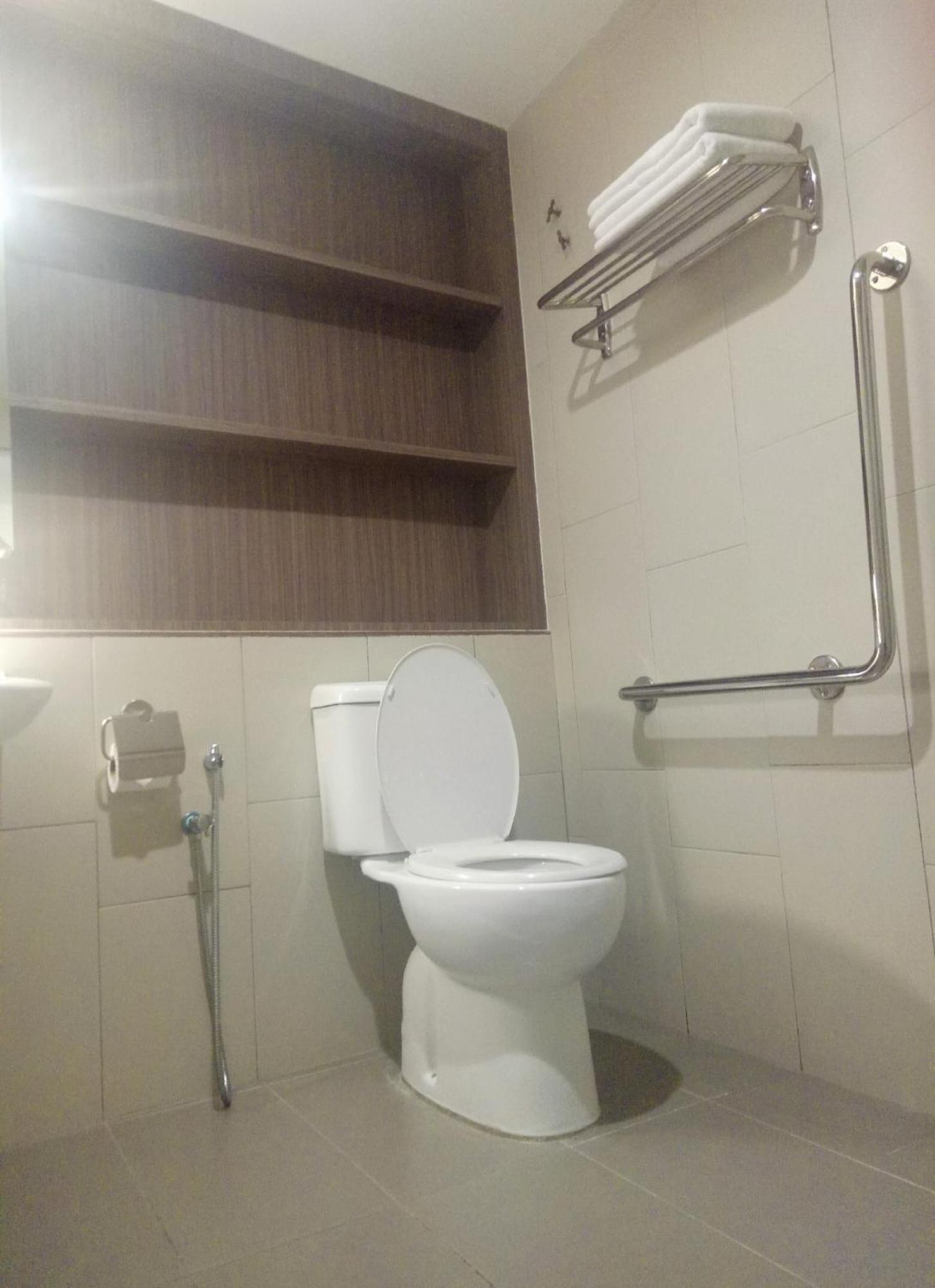 U Design Hotel Букит Мертаджам Екстериор снимка